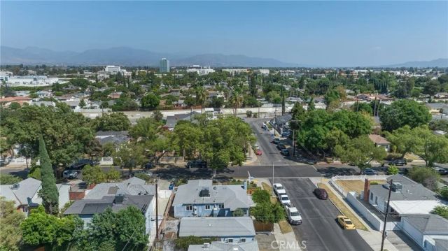 8101 Lemona, Los Angeles, CA 91402