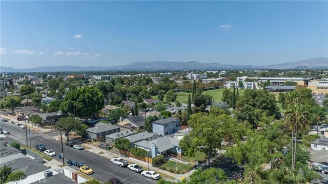 8101 Lemona, Los Angeles, CA 91402
