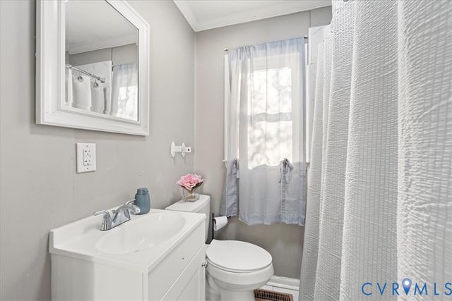 1011 Melville St, Petersburg, VA 23803