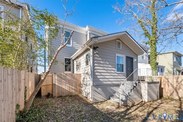 1011 Melville St, Petersburg, VA 23803