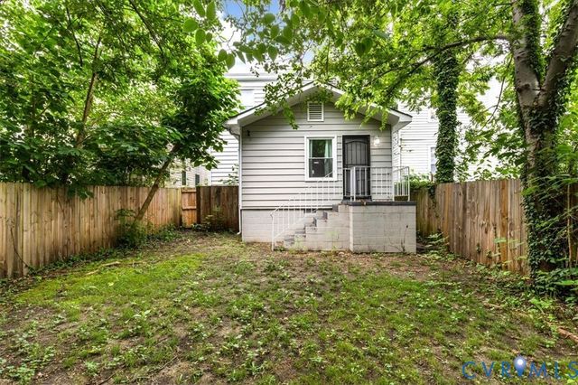 1011 Melville St, Petersburg, VA 23803