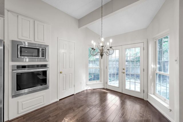 18 Skyland Place, The Woodlands, TX 77381