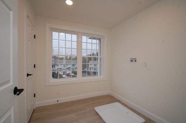 4C Dearborn Circle, Goffstown, NH 03045