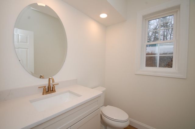 4C Dearborn Circle, Goffstown, NH 03045