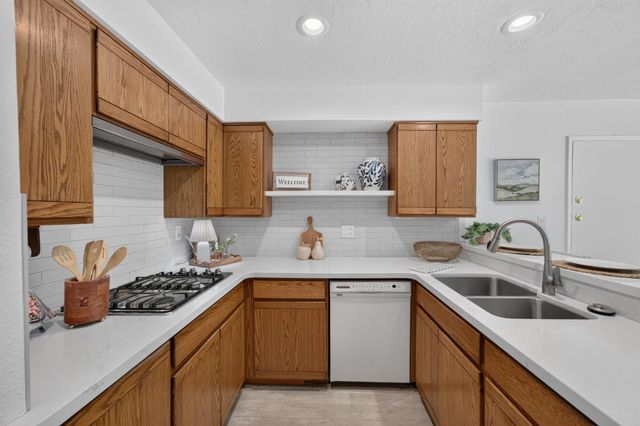 8161 Toyon Ave, Fair Oaks, CA 95628