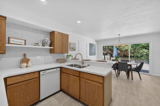 8161 Toyon Ave, Fair Oaks, CA 95628