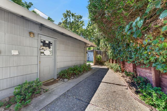 8161 Toyon Ave, Fair Oaks, CA 95628