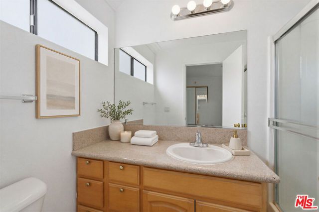 345 W Acacia Avenue 16, Glendale, CA 91204