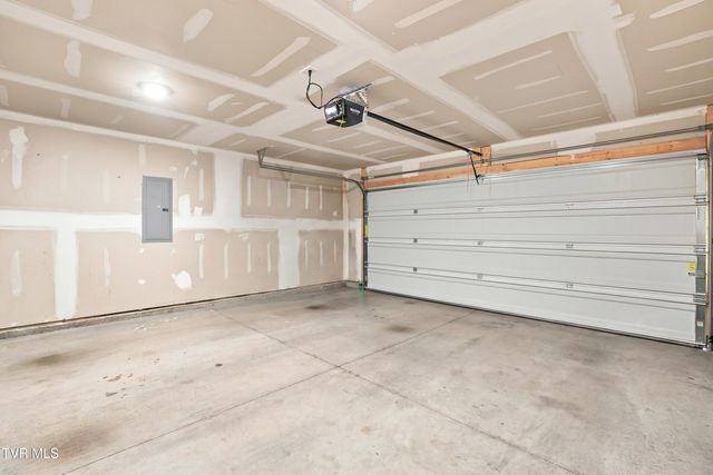 1041 Persimmon Hollow, Greeneville, TN 37745