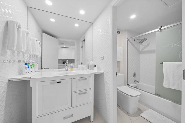 2301 Collins Avenue 1014, Miami Beach, FL 33139