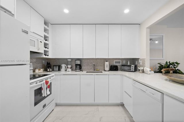 2301 Collins Avenue 1014, Miami Beach, FL 33139