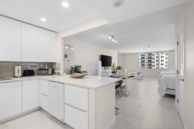 2301 Collins Avenue 1014, Miami Beach, FL 33139