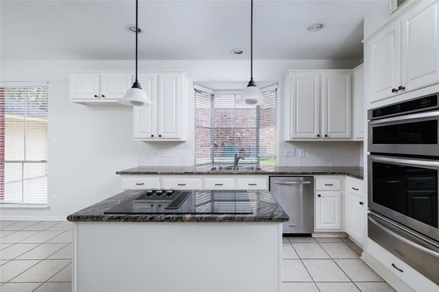 107 N Sunny Slope Circle, The Woodlands, TX 77381