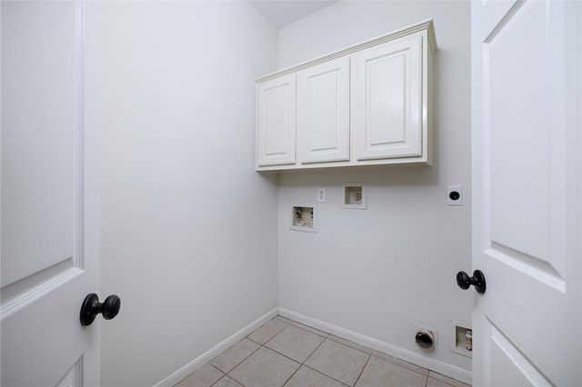 107 N Sunny Slope Circle, The Woodlands, TX 77381