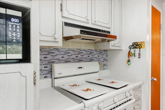 6050 21ST STREET N 20, St Petersburg, FL 33714