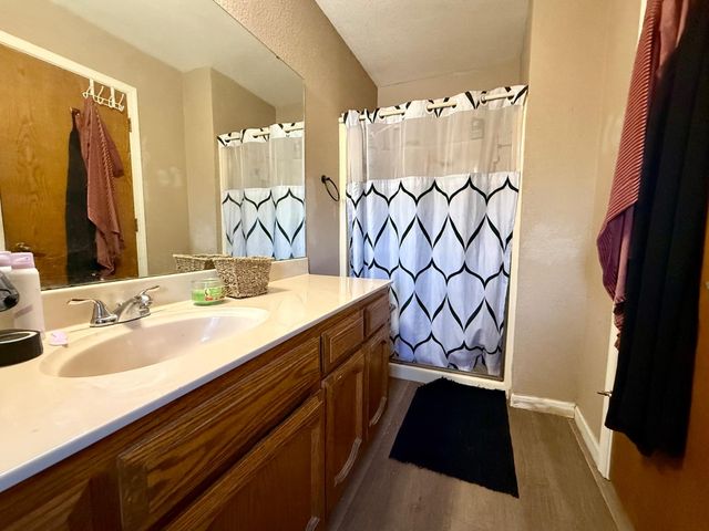 2514 Hogan Ct, Valley Springs, CA 95252