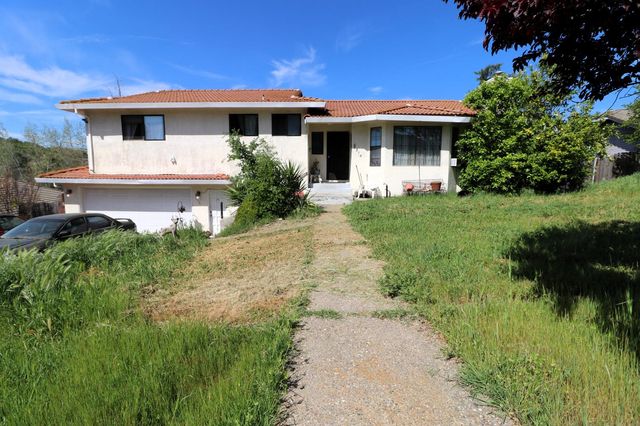 2514 Hogan Ct, Valley Springs, CA 95252