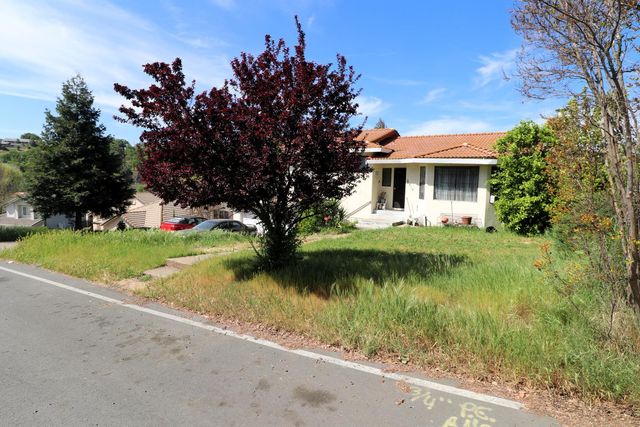 2514 Hogan Ct, Valley Springs, CA 95252