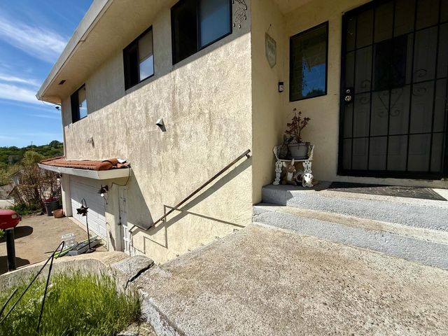 2514 Hogan Ct, Valley Springs, CA 95252