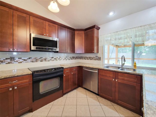 17602 Kakerglen Court, Houston, TX 77084