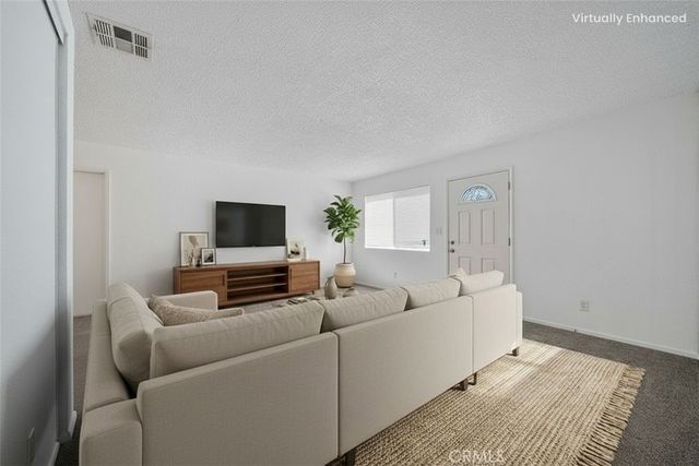 1909 N Summit, Pasadena, CA 91103