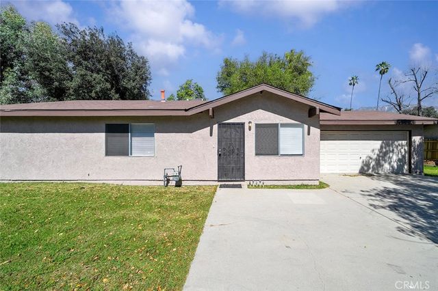 1909 N Summit, Pasadena, CA 91103