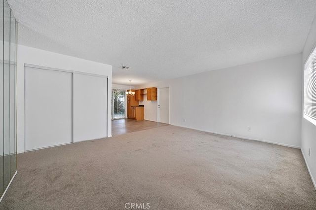1909 N Summit, Pasadena, CA 91103