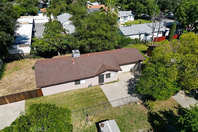 1909 N Summit, Pasadena, CA 91103
