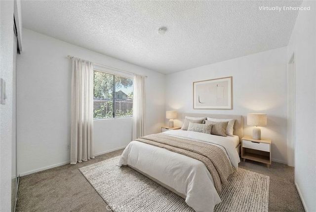 1909 N Summit, Pasadena, CA 91103