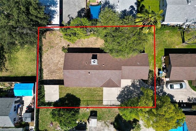 1909 N Summit, Pasadena, CA 91103