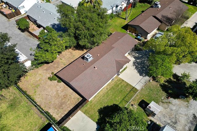 1909 N Summit, Pasadena, CA 91103