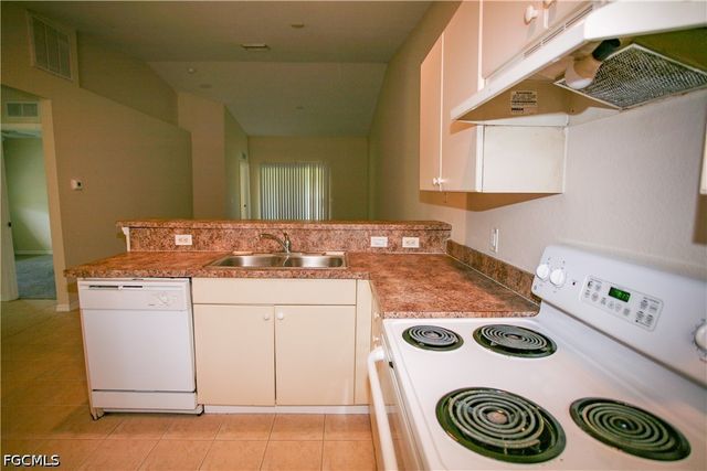 4614 25th ST SW, Lehigh Acres, FL 33973