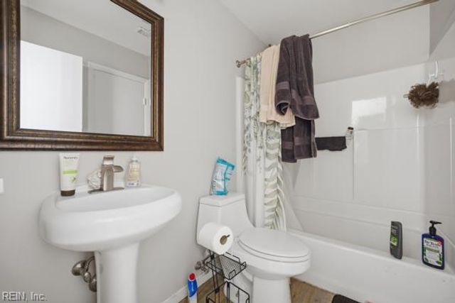 13409 Oakleaf CT, Newport News, VA 23608
