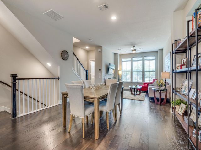 1074 Manacor Lane, Dallas, TX 75212