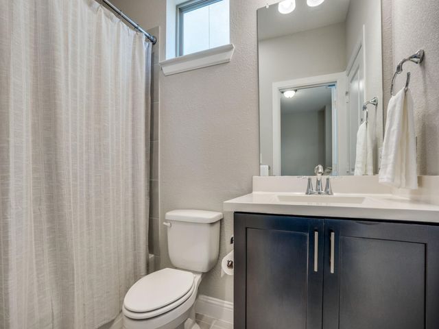 1074 Manacor Lane, Dallas, TX 75212