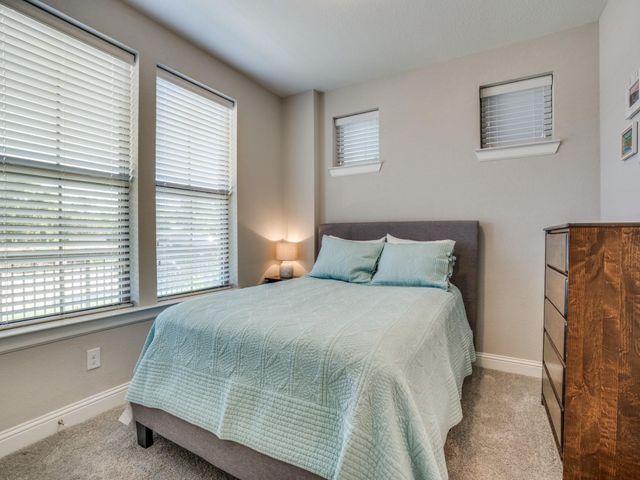 1074 Manacor Lane, Dallas, TX 75212