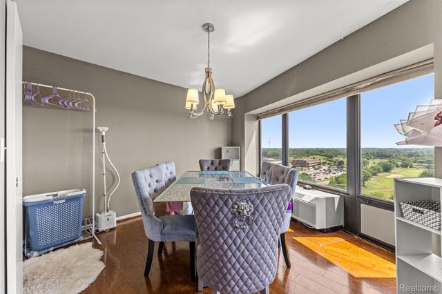 5000 Town Center, Southfield, MI 48075