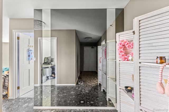 5000 Town Center, Southfield, MI 48075