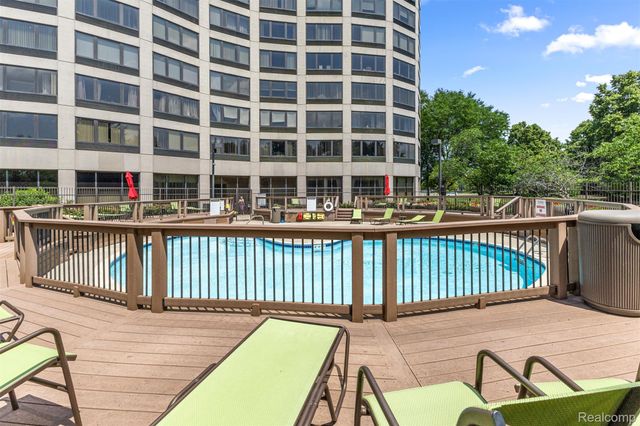 5000 Town Center, Southfield, MI 48075