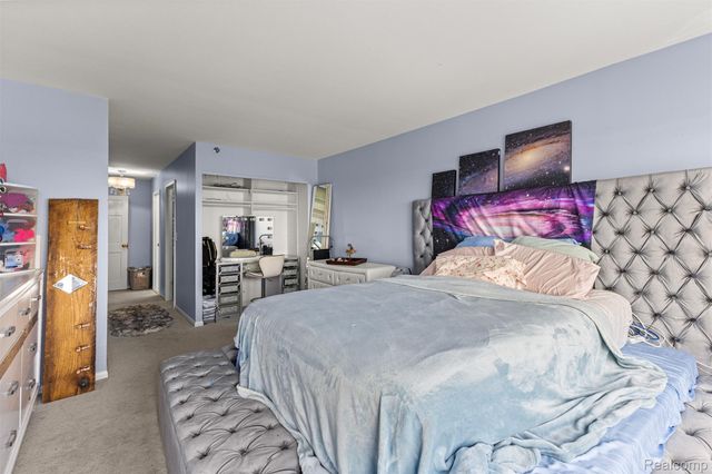 5000 Town Center, Southfield, MI 48075