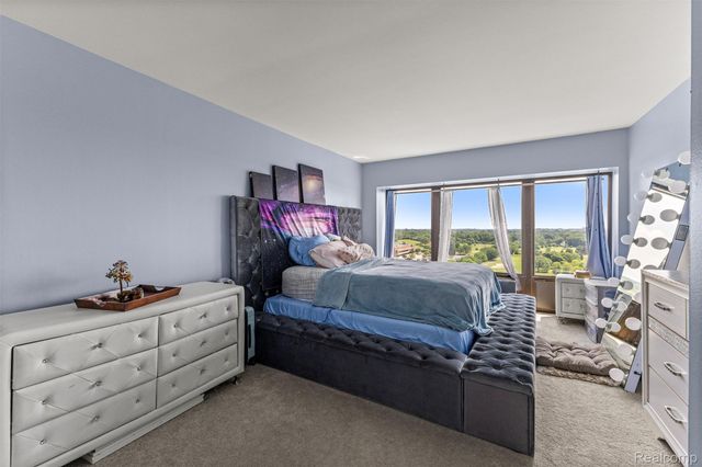 5000 Town Center, Southfield, MI 48075