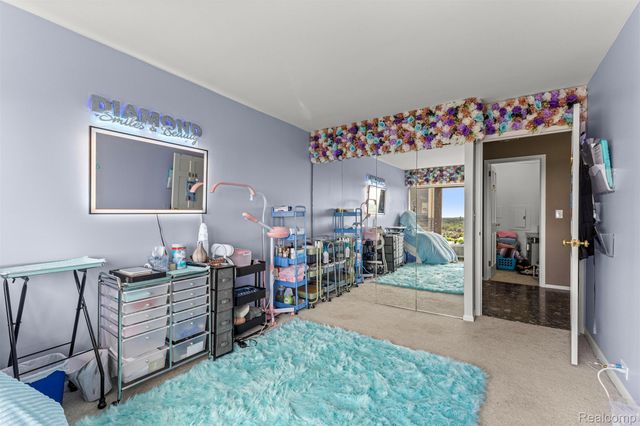 5000 Town Center, Southfield, MI 48075