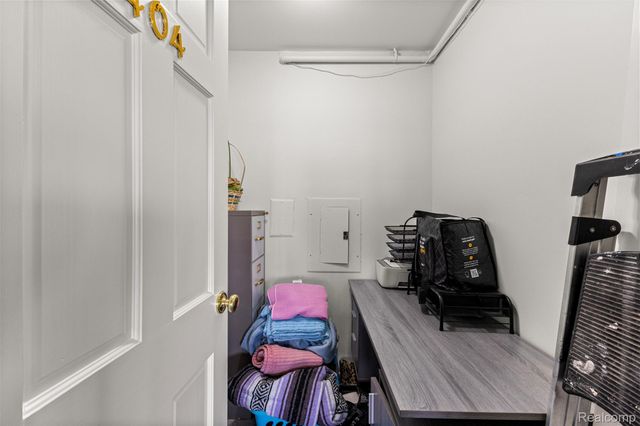 5000 Town Center, Southfield, MI 48075