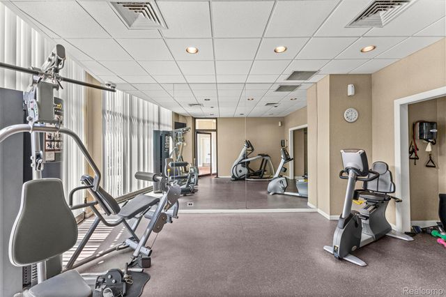 5000 Town Center, Southfield, MI 48075