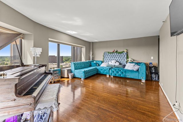 5000 Town Center, Southfield, MI 48075