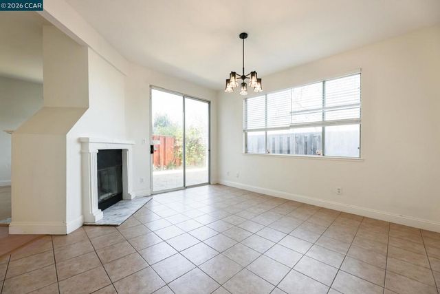 528 528 Dohrmann Lane, Pinole, CA 94564