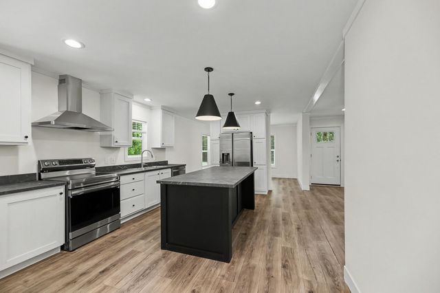 1011 Russellville Road, Saint Stephen, SC 29479