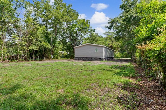 1011 Russellville Road, Saint Stephen, SC 29479