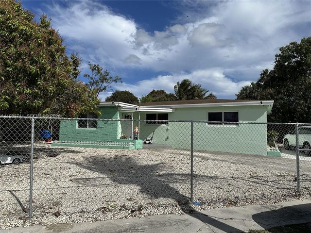700 SW 28th Terrace, Fort Lauderdale, FL 33312