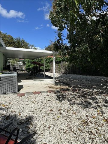 700 SW 28th Terrace, Fort Lauderdale, FL 33312